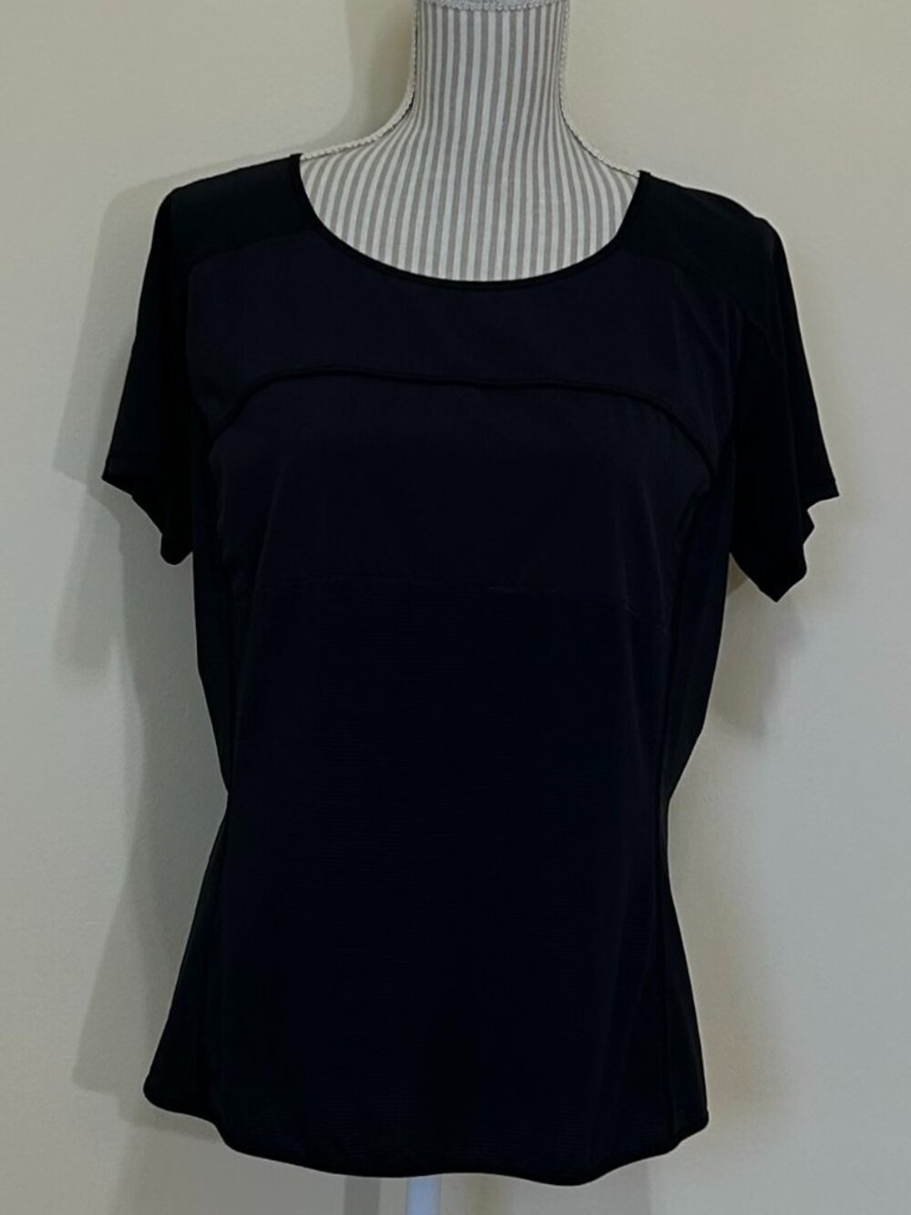 Lululemon Athletica Sculpt Short Sleeve Shirt Black Size 12